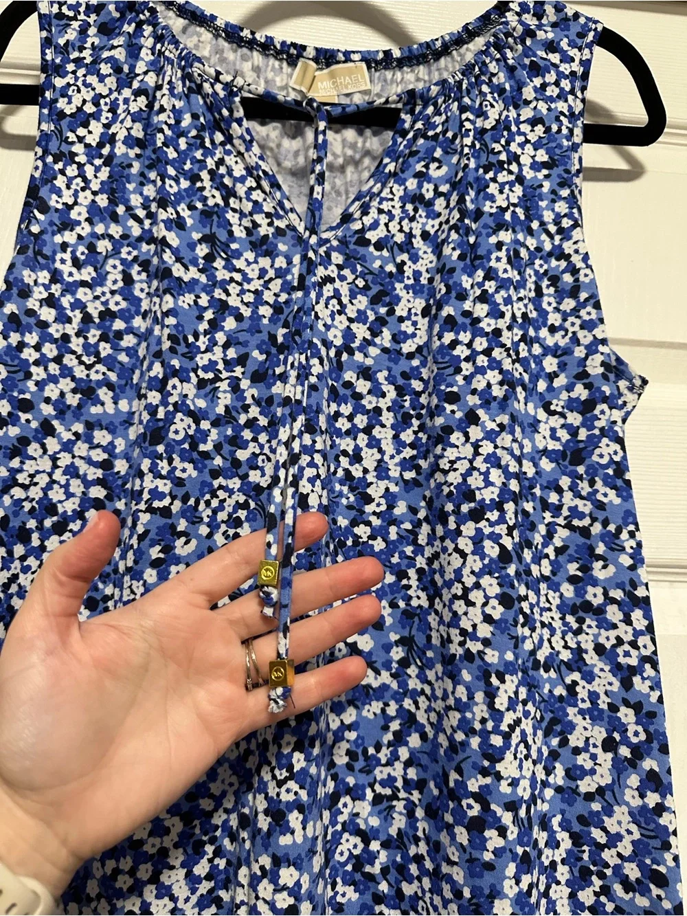 Michael Kors Blue Floral Sleeveless Tie Neck Blouse Women’s M